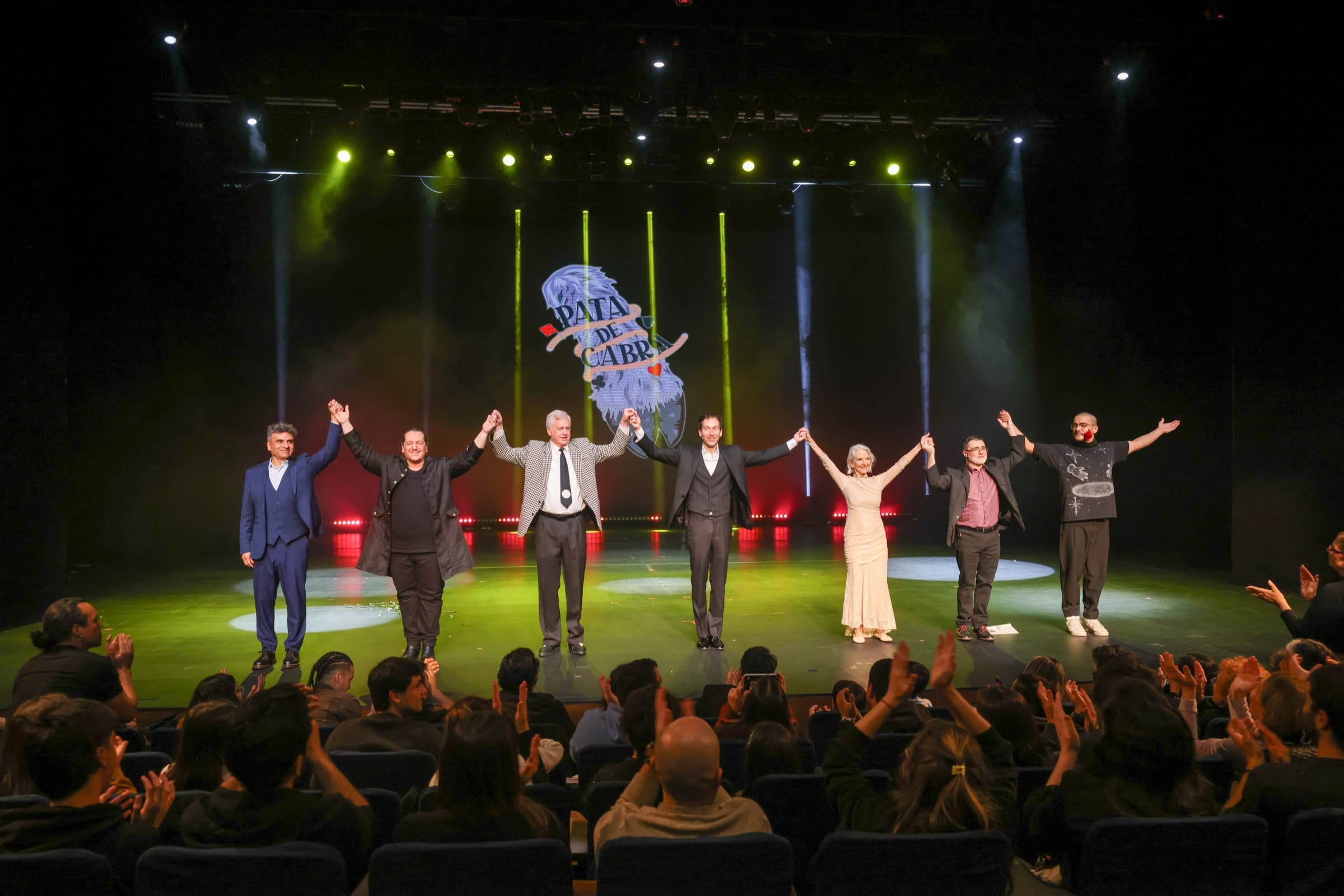 International cast of Festival Pata de Cabra greets the audience at the end of a gala