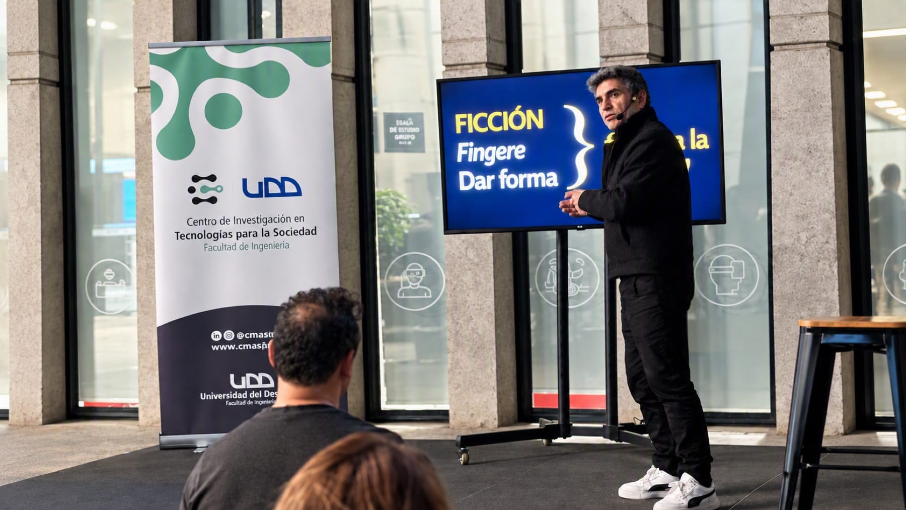 Luis Albornoz presents Thaumazein at Universidad del Desarrollo